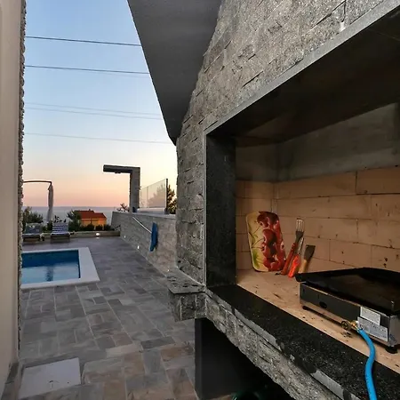 Villa Luxury Lucie Ii *