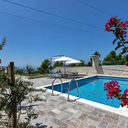 Luxury Lucie Ii Makarska